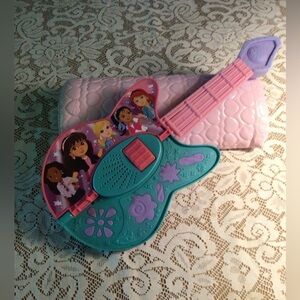 DORA GUITAR MUSICAL TOY